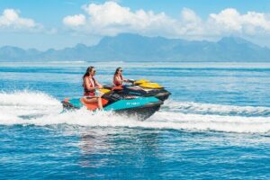 2-hour Jet Ski outing in Puna'auia - The ride itself: lagoon colors, mountains nearby, open sea ahead