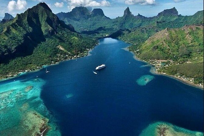4x4 Moorea Safari Tours : With Hotel transfers - Magic Mountain Overlook: The 360-Degree Photo Window
