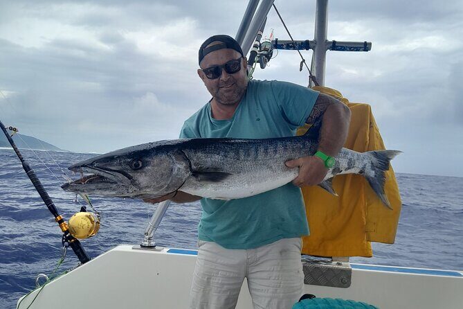 A Day of Big Game Fishing in a small group - Getting on the KOKOPU NUI: the 7 a.m. start at Coco Beach