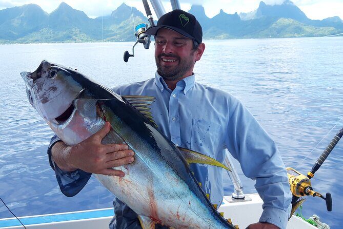 A Day of Big Game Fishing in a small group - Lunch on board: sandwich, local punch, and real break time