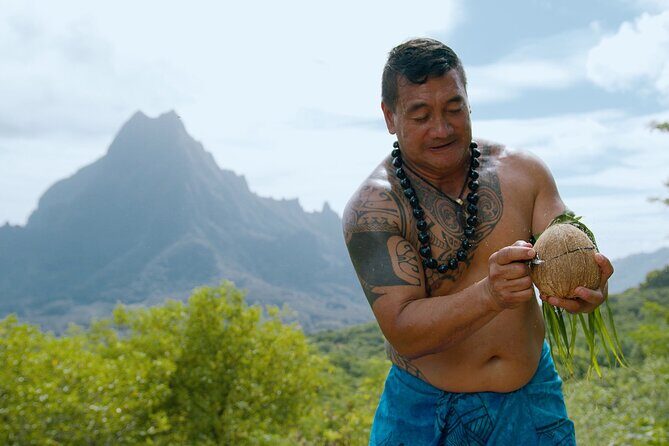ALBERT TOURS: Excursion 4x4 safari with private SWING view point - Stop 3: Marae Titiroa for a Tahitian Temple Moment