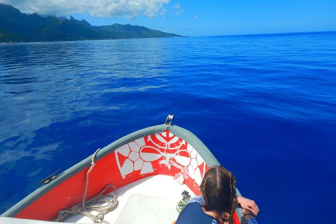 Boat tour 1/2 day Excursion in the lagoon of Moorea - Getting on Board at Moorea Activities Center - Opunohu