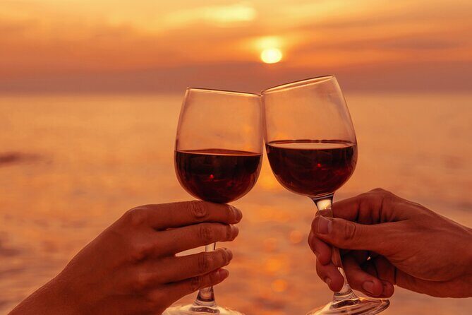 Boat Trip with Sunset in Tahiti - The included cocktail and the crew service style