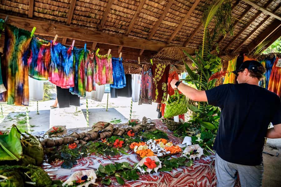 Bora Bora: 4WD History & Culture Tour - Guide style in English or French: what to expect and how to get more