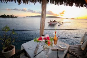 Bora Bora: Combo Sunset Cruise & Romantic Dinner at St James - The traditional outrigger canoe sunset cruise: the main event