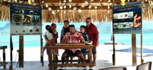 Bora Bora: Discovering the Tahitian black pearl ! - Under the fare pote’e: the Tahitian black pearl story, explained in plain terms