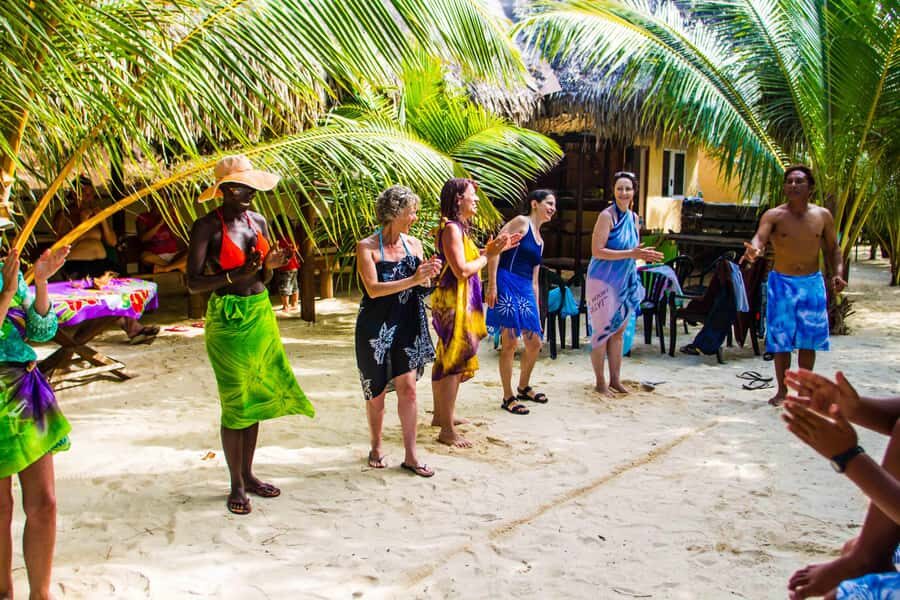 Bora Bora: Full-Day Lagoon Snorkelling Tour - Price and value: what $142 gets you in Bora Bora