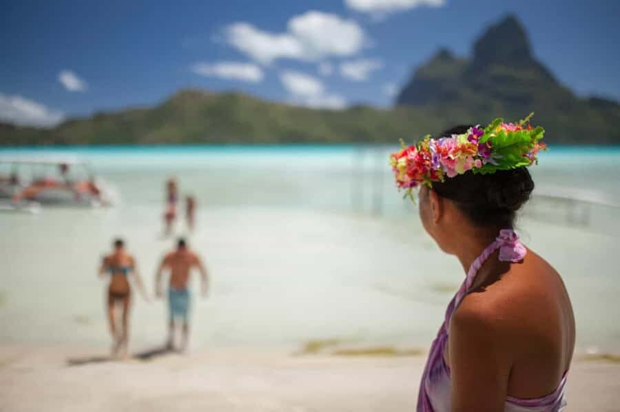 Bora Bora Luxury Tour and Beach Picnic - The motu BBQ on Mount Otemanu: food, shade, and that Polynesian host touch