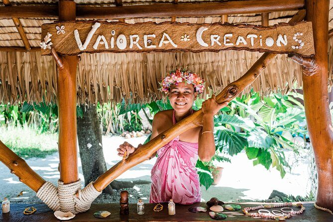 Bora Bora Snorkel Cruise by Polynesian Outrigger Canoe with BBQ Island Lunch - The BBQ motu lunch: why lunch here is more than a break