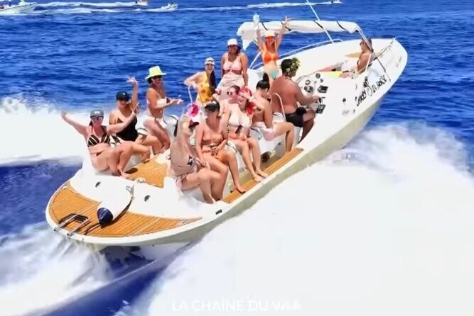 Crazyseahorseborabora Comfortable boat , sensational snorkeling . - Price and logistics: worth the $170?