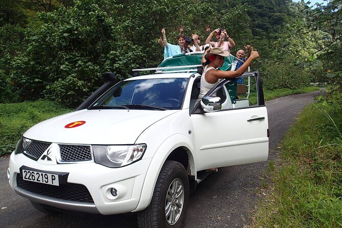 Crossing Over Tahiti Island Safari 4x4 - Waterfalls, mountain streams, and the chance to get your feet wet