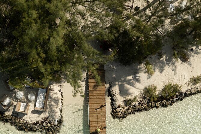 Day on a private island in Bora Bora - alone in the world - The day timing and pickup: why 9:00 am matters