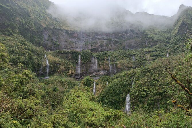 Découvrez le Mana durant la traversée de Tahiti en 4x4 Safari - Weather matters: what happens when the river turns unpredictable