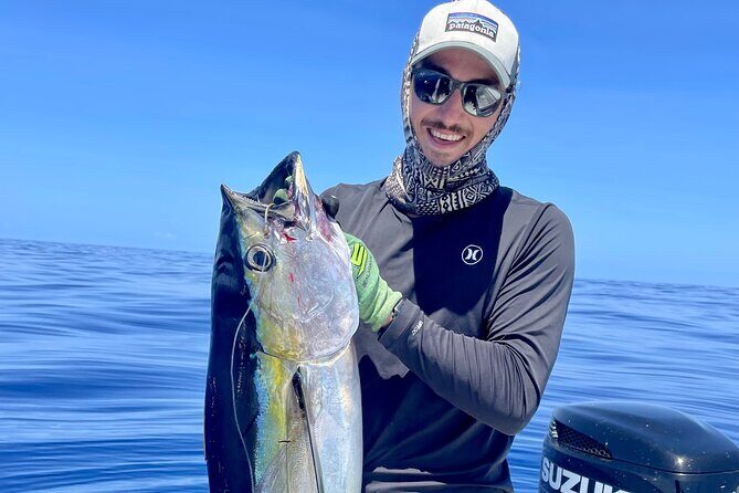 DEEP SEA FISHING 1/2 day (private group) - The 4-hour fishing plan around Tahiti’s shoreline