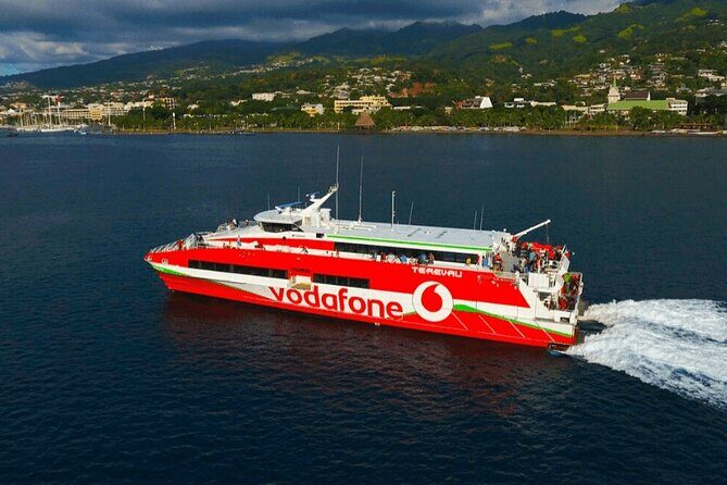 Discovering Moorea from Tahiti in 4x4 with the Ferry Terevau - Tahiti to Moorea by Ferry Terevau: The Easy Setup for a Mountain Day