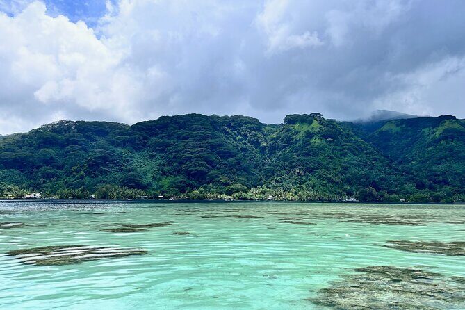 Excursion to discover the authentic Tahiti Peninsula 4:00 - Meeting point reality: PK 17, Taiarapu-Ouest