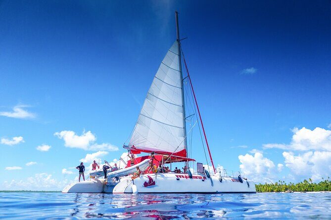 Excursion to Tetiaroa by Catamaran Visit Lunch Snorkeling - Heading to Tetiaroa on a Fast Maxi Catamaran