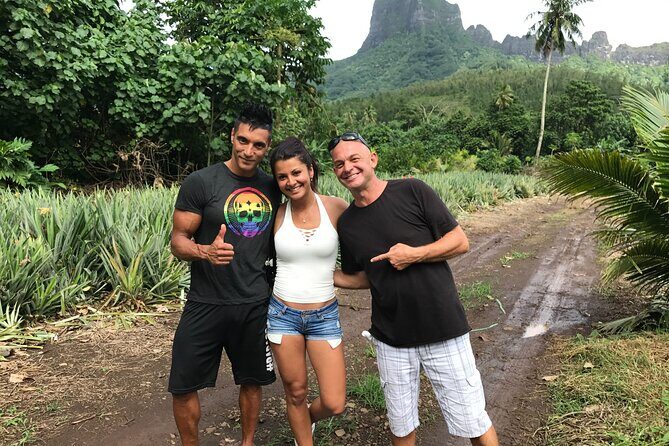 Franckyfranck tours Moorea - Tours privés // Private half day tours - Magic Mountain Overlook: the 360° panorama you’ll remember