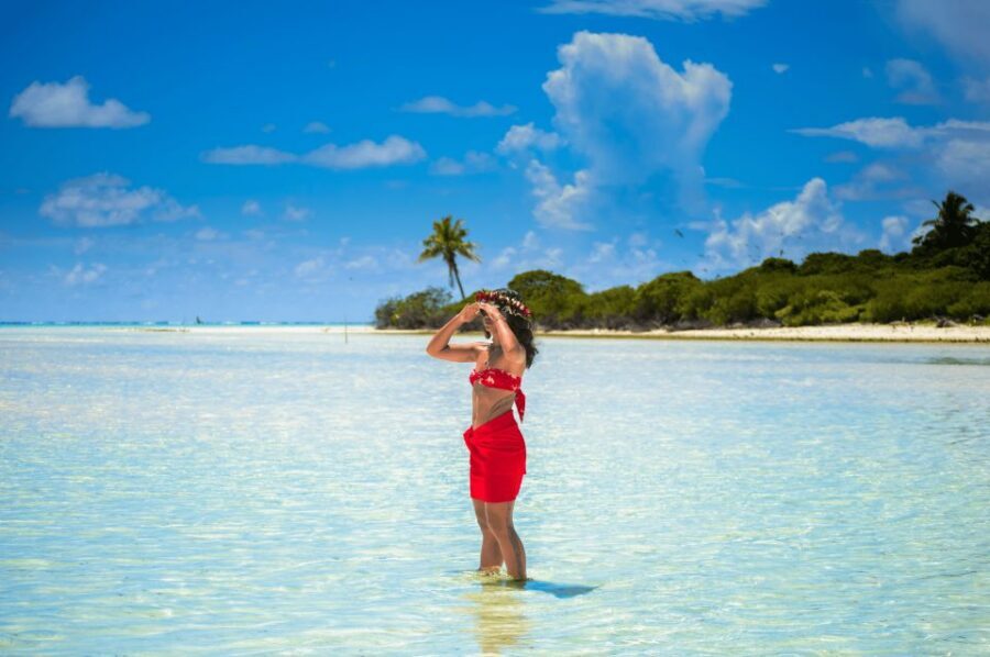 From Tahiti: Tetiaroa Island Tour by Sailing Catamaran - The return to Tahiti: punch, snacks, and a short show