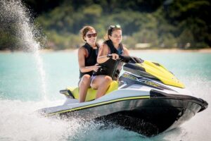 Island jet tour - Comfortable jet skis, a real safety briefing, and swapping drivers