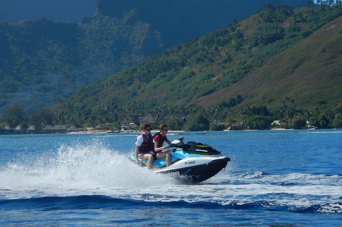 Jet-Ski Découverte 1H00 Jet Ski excursion to Moorea (Single or two-seater) - Riding Moorea’s North West Coast: Why a Jet Ski Works Here