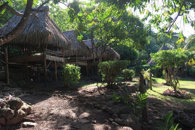 Land and Sea cultural tour to discover traditions, heritage and the lagoon - The Lagoon Boat Portion: Snorkeling Stops and Raies Sightings