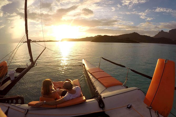 LUXURY Catamaran Bora Bora : The Sunset Escape - The sunset hunt over Otemanu Mountain