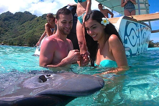 Moorea 6-Hour Snorkeling and Lunch Shared Tour - Guides and onboard entertainment: why the crew matters here