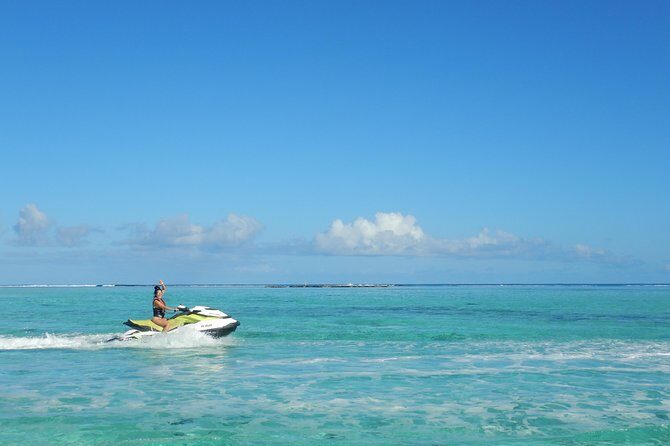 Moorea Buggy Rental - First Stop: Getting the Roadster and Your Bearings