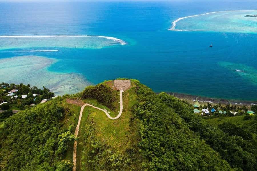 Moorea Cruise Ships: 4x4, Belvedere,Magic Mountain pineaple - Opunohu Bay and Magic Mountain Lookout: The Island Gets Dramatic Fast