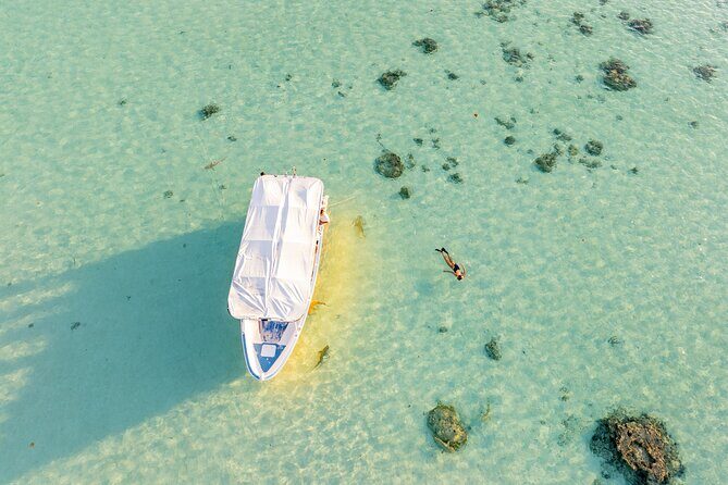 Moorea Sunset Boat Trip - A 4:00 pm Moorea sunset cruise with snorkel time
