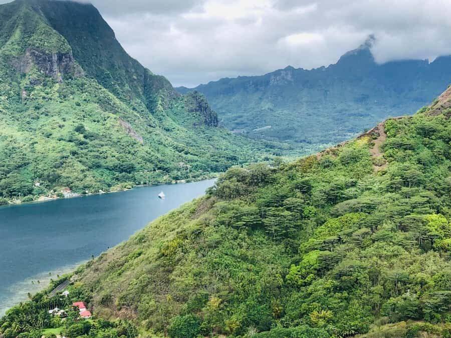 Moorea:4X4 safari excursion between land and sea with lunch - Tropical garden lunch with 360° views and cultural activities