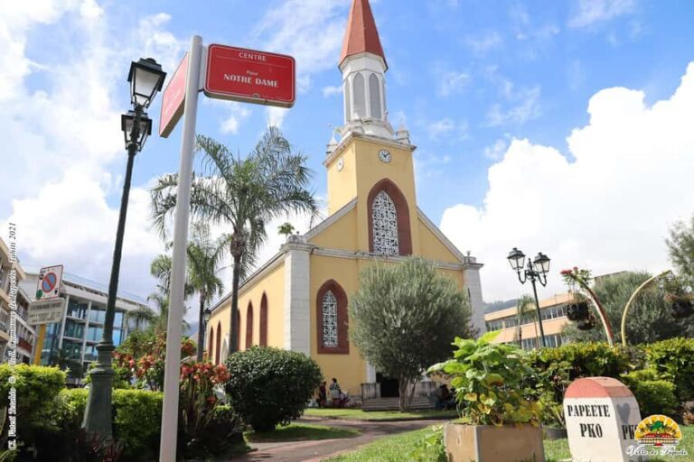 Papeete : walking tour - Pauline’s guiding style: clear, kind, and full of useful detail