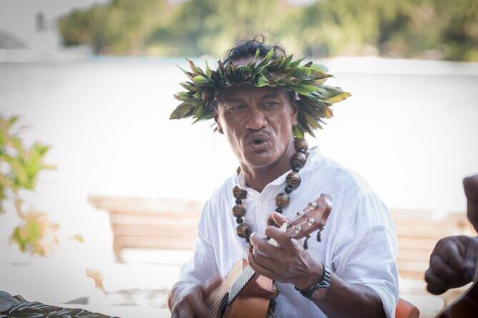 Private Bora Bora Lagoon Experience - Why a private Bora Bora lagoon cruise beats the big-boat plan