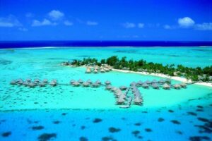 Private flight, in a light plane over the Polynesian motus from Raiatea - Bora Bora in the air: the optional full-circuit hour