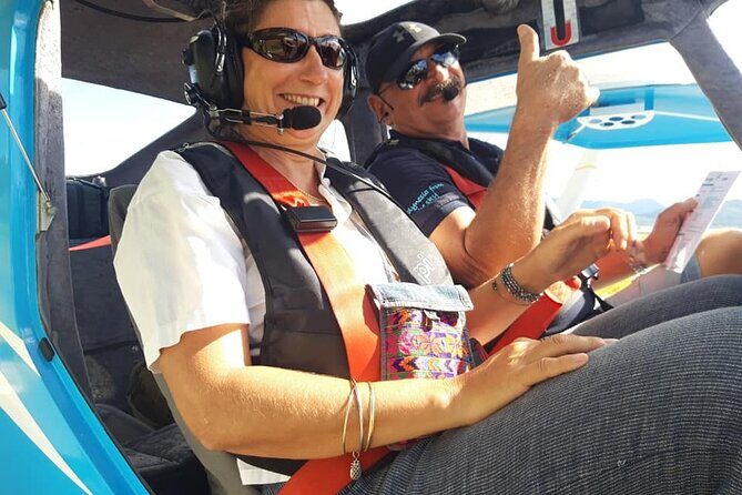 Private flight, in a light plane over the Polynesian motus from Raiatea - Private flight logistics: two people in the plane, and real breathing room