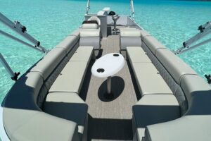 Private Lagoon Tour on a Prestigious Pontoon Boat in Bora Bora - First Minutes On Board: Tiare Scent, Ice-Cold Refreshment, and On-Board Comfort