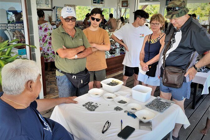 Raiatea-Beautiful Black Pearl of Tahiti and the Vanilla of Tahaa - Included snacks, soft drinks, and the value of a real guide