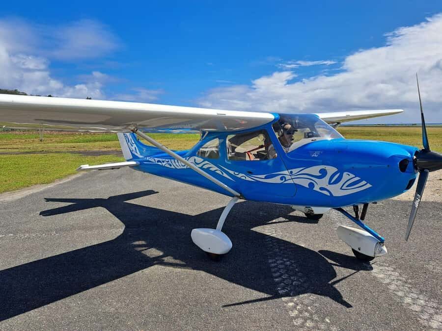Raiatea: Bora Bora and Taha'a Private Scenic Flight one hour - Meeting the Pilot: Finding the Aéroclub at Raiatea Airport