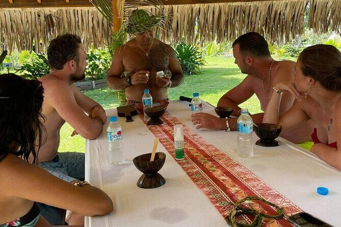 SHARED FULL DAY CULTURAL & LAGOON TOUR - Bora Bora Cultural Lagoon Tour - Shallow-water encounters with black tip sharks and stingrays