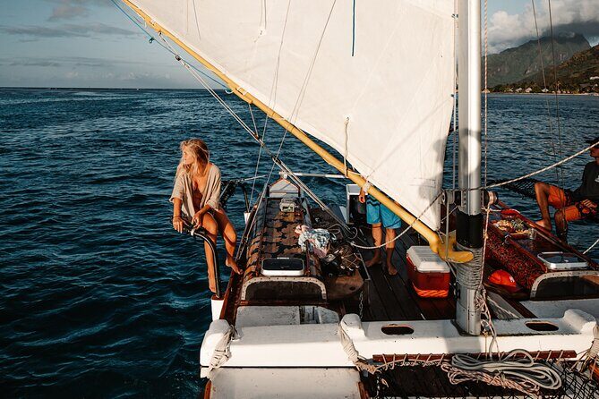Sunset sailing - Polynesian Navigation Stories and Sailing Moves When the Wind Helps