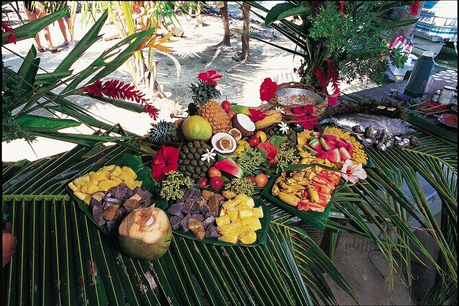 Tahaa Lagoon Tour -Departure Raiatea-Small groups (max 12 p) - Vanilla Valley: the smell hits first, then the story does