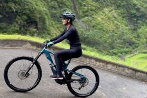 Tahiti excursion adventure circuit MTB MTB E-Bike private valley - Meet Teiki and Your Small-Group Setup (Up to 4 Riders)