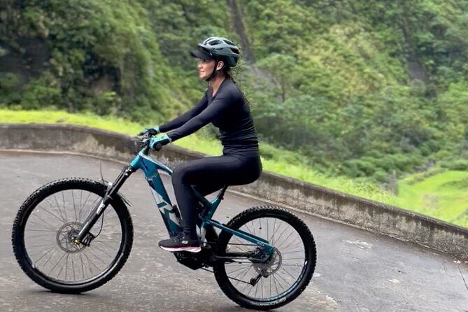 Tahiti excursion adventure circuit MTB MTB E-Bike private valley - Meet Teiki and Your Small-Group Setup (Up to 4 Riders)