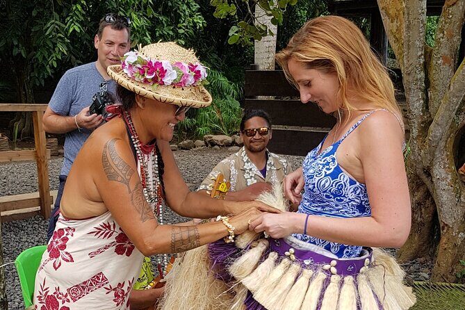 Tour Tahiti in Private - Vaipahi Water Gardens: tropical plants and a waterfall break