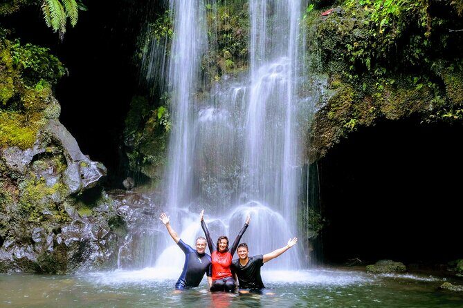 Tour Tahiti in Private - Maraa Grotto: the banyan-shaded cave stop