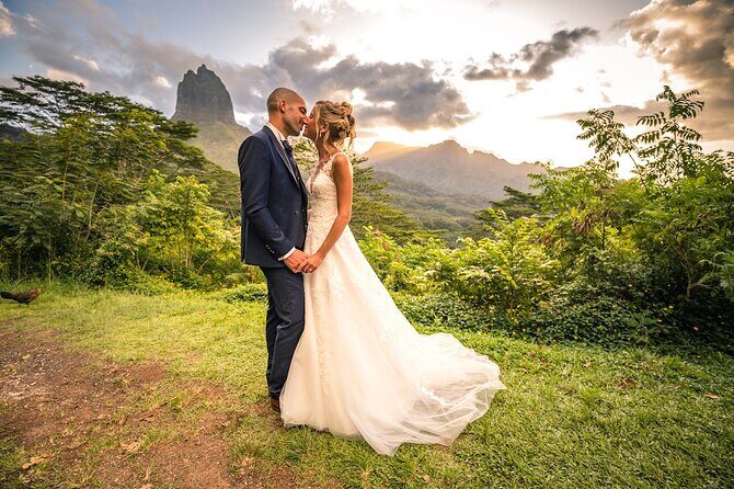 Unique photo shoot in the heart DE Moorea: Beach & mountain combo - The Private, Multi-Stop Format: What It Gets You (and Why It’s Worth Paying)