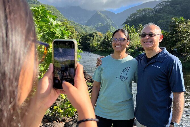 Unique Tahiti Tour - personalised, small group east coast tour - Stop by Stop: From Colonial Papeete to Pointe Venus